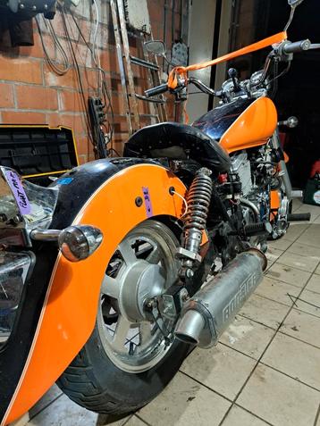 hyosung 125 opmaak of onderdelen met papiren, 2 cylindres, Chopper, 125 cm³