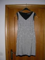 Kleed zonder mouwen (zwart en gebroken wit), Comme ça, 42, Kleding | Dames, Wit, Maat 42/44 (L), Zo goed als nieuw, Knielengte