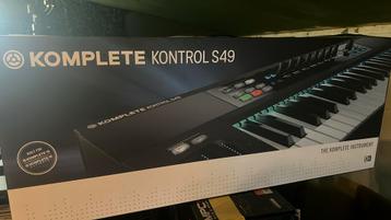 Komplete kontrol S49 keyboard beschikbaar voor biedingen