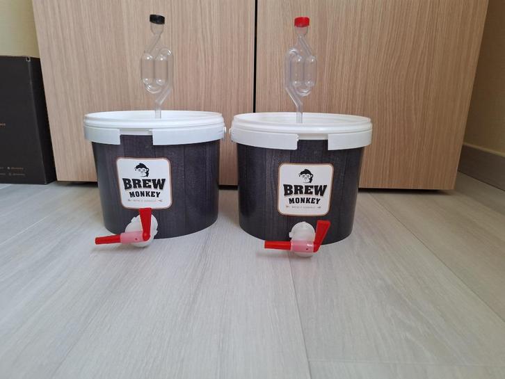 Gistingsemmer ( 2 stuks elk 5 liter ), Hobby en Vrije tijd, Overige Hobby en Vrije tijd, Zo goed als nieuw, Ophalen