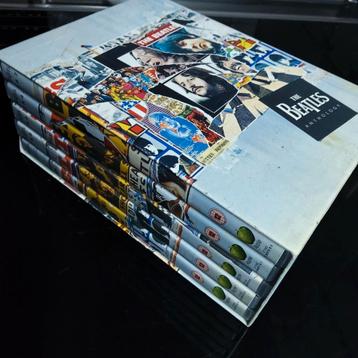 5 DVD'S box:  The Beatles Anthology (2003). beschikbaar voor biedingen