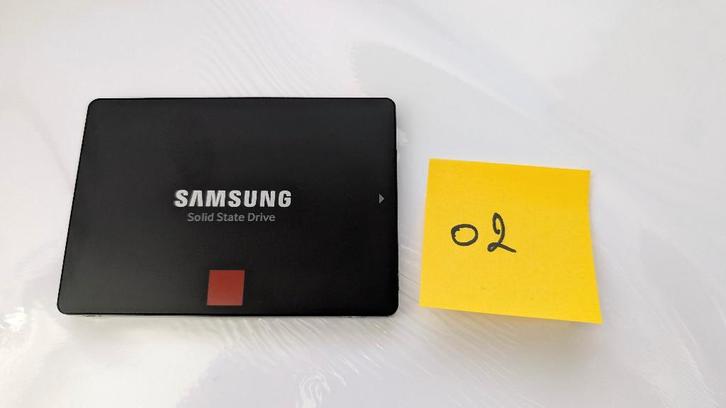SSD Samsung 860 PRO – 1 To – Comme neuf, Computers en Software, Harde schijven, Zo goed als nieuw, Intern, SSD, SATA, Ophalen