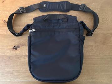 REI Serenity Messenger Bag / Schoudertas beschikbaar voor biedingen