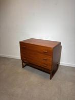 Vintage Chest of drawers by G-Plan, Huis en Inrichting, Kasten | Buffetkasten, Ophalen, Zo goed als nieuw, Teakhout