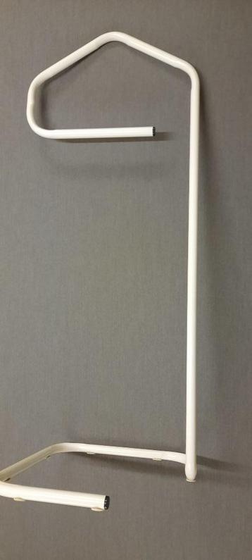 Kleding standaard beschikbaar voor biedingen