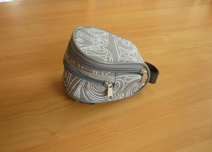 Grijze zadeltas fietsslothouder fietsslottas fietstas, Fietsen en Brommers, Fietsaccessoires | Fietstassen, Ophalen of Verzenden