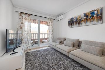 Verzorgd helder appartement aan het strand/ Torrevieja beschikbaar voor biedingen
