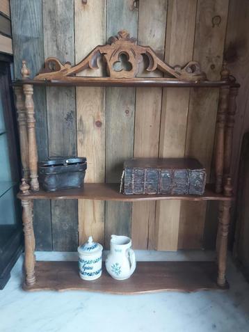 Charmant oud houten rek / regaal  beschikbaar voor biedingen