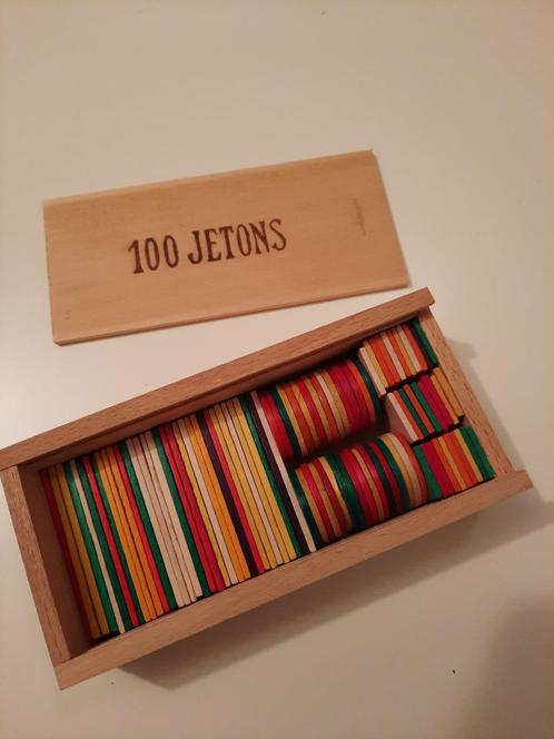 Doosje met houten jetons., Hobby en Vrije tijd, Gezelschapsspellen | Bordspellen, Nieuw, Een of twee spelers, Ophalen