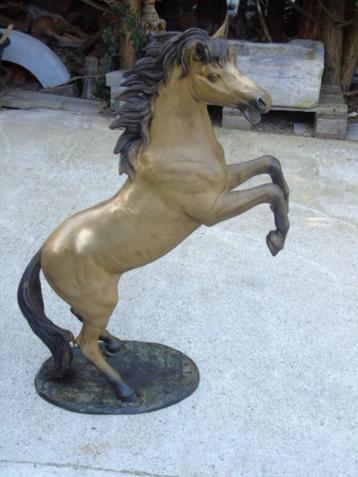 statue d un cheval cabré en bronze sur plaque , haut 98 cm !