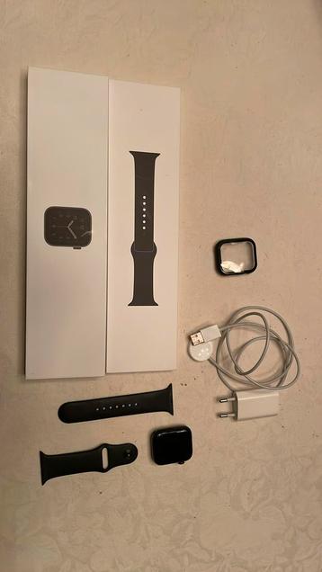Apple Watch SE 44MM beschikbaar voor biedingen