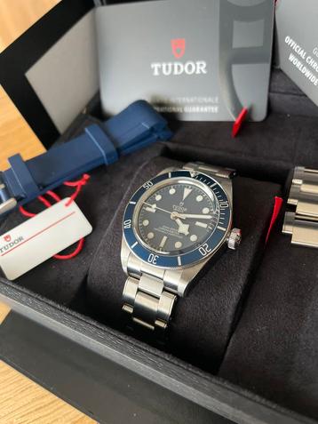 Tudor black bay 58 blue FULL SET 39mm GARANTIE  disponible aux enchères