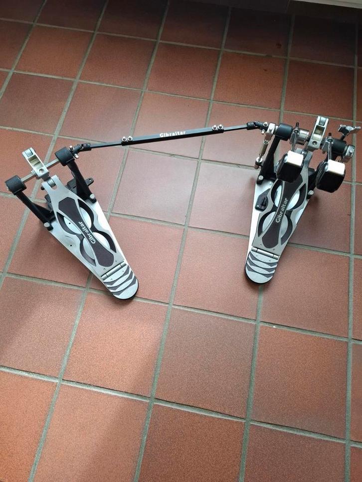 Gibraltar Intruder 9611DD-DB pédale de basse double, kit de, Musique & Instruments, Instruments | Accessoires, Utilisé, Enlèvement ou Envoi