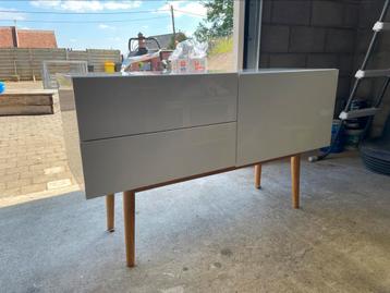 Dressoir Zuiver beschikbaar voor biedingen