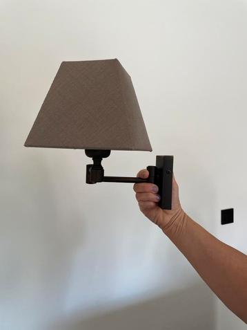 Wandlamp beschikbaar voor biedingen
