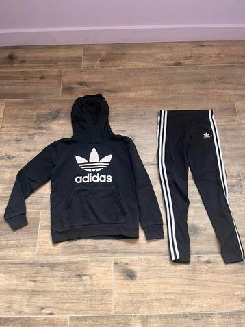 Adidas legging + hoodie maat 140 beschikbaar voor biedingen