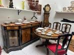 Boulle eetkamer klok+ tafel en 4 stoullen + vitrine kast, Ophalen