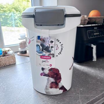 Conteneur à Croquettes Pour Chien CURVER - 12kg beschikbaar voor biedingen