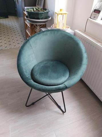 2 groene fluwelen fauteuils. Negen beschikbaar voor biedingen