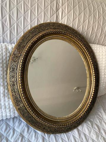 Prachtige vintage Belgische spiegel 63x56cm beschikbaar voor biedingen