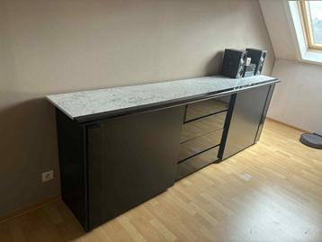 Eetkamer +  • Dressoir (lage kast) beschikbaar voor biedingen