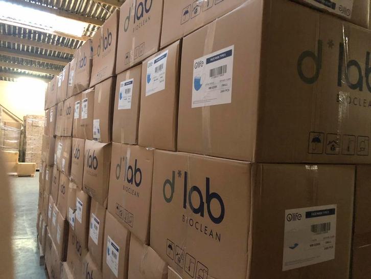 121 box Facemask Gratis, Doe-het-zelf en Bouw, Zonnepanelen en Toebehoren, Zo goed als nieuw, Ophalen