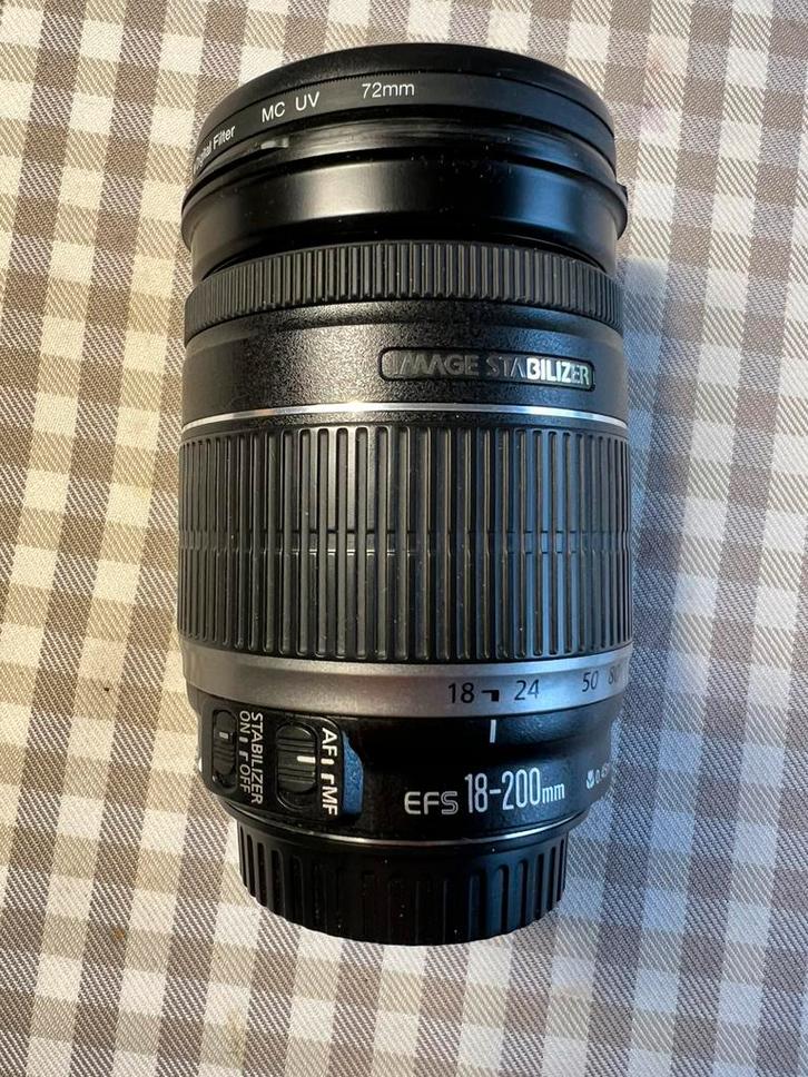 Lens Canon EFS 18-200 met IS in perfecte staat, Audio, Tv en Foto, Foto | Lenzen en Objectieven, Zo goed als nieuw, Ophalen