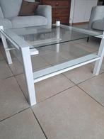 Belle table en verre, Enlèvement