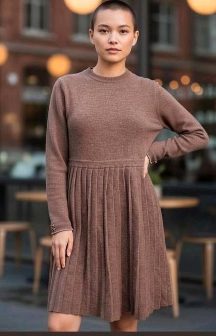 ✨️KORTING‼️DERHEY Jurk Maat M valt kleiner✨️, Kleding | Dames, Jurken, Gedragen, Maat 38/40 (M), Bruin, Boven de knie, Ophalen of Verzenden