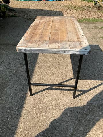 Tafel van steigerhout, industriele look. beschikbaar voor biedingen