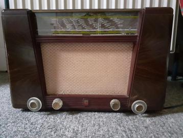 Radio vintage beschikbaar voor biedingen