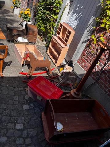Rommelmarktspullen beschikbaar voor biedingen