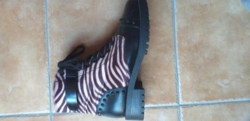 Gloednieuwe zwart roze panter guess dames laarzen maat 39, Vêtements | Femmes, Chaussures, Neuf, Boots et Botinnes, Noir, Enlèvement ou Envoi