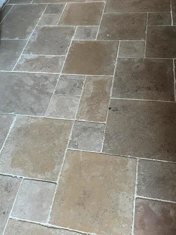 Natuurvloer Romeins Verband beschikbaar voor biedingen