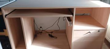 Bureau beschikbaar voor biedingen
