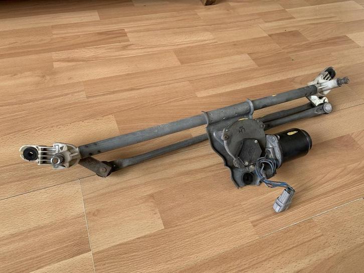 Suzuki swift 2005 tot 2010 ruitenwissermotor + mechaniek, Auto-onderdelen, Ruiten en Toebehoren, Suzuki, Gebruikt, Ophalen of Verzenden