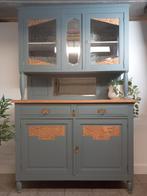 Eiken vitrinekast blauwgrijs met geslepen glas en hout accen, Ophalen, Glas