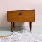 Vintage mini kastje / nachtkast, Huis en Inrichting, Slaapkamer | Nachtkastjes, Ophalen of Verzenden, Hout