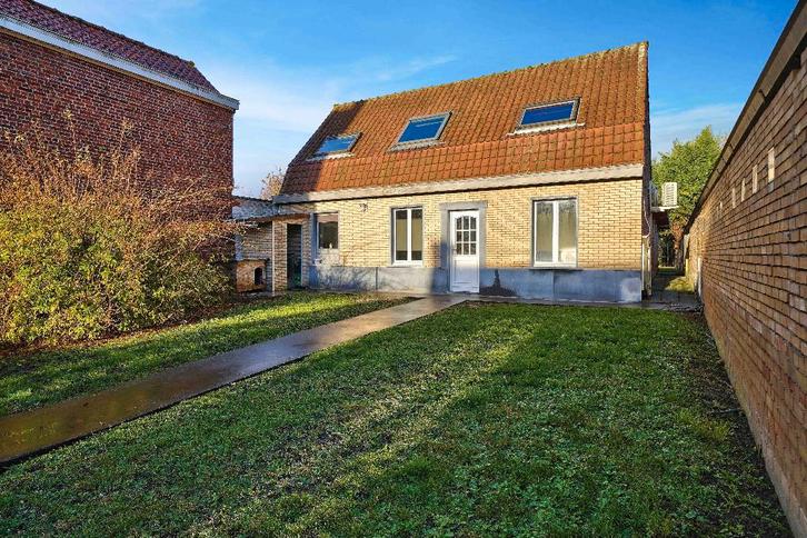 Spacieuse maison individuelle 3 chambres, Immo, Huizen en Appartementen te koop, Provincie Henegouwen, 500 tot 1000 m², Vrijstaande woning