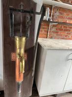 Koperen handpomp, Ophalen