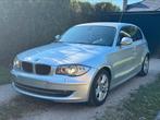 BMW 116i Benzine+++2011+++Volledige opties+++, Auto's, 90 kW, Euro 5, 1 Reeks, Zwart