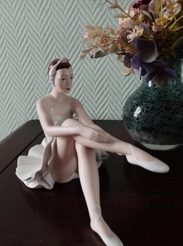 Royal Dux ballerine en porcelaine beschikbaar voor biedingen