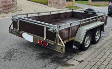 Dubbelassige aanhangwagen van 3m x 1,60 m beschikbaar voor biedingen