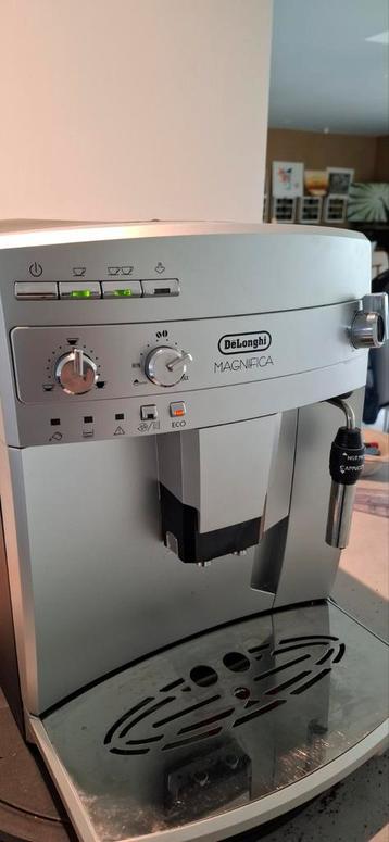 De Longhi MAGNIFICA volautomatische koffiemachine beschikbaar voor biedingen