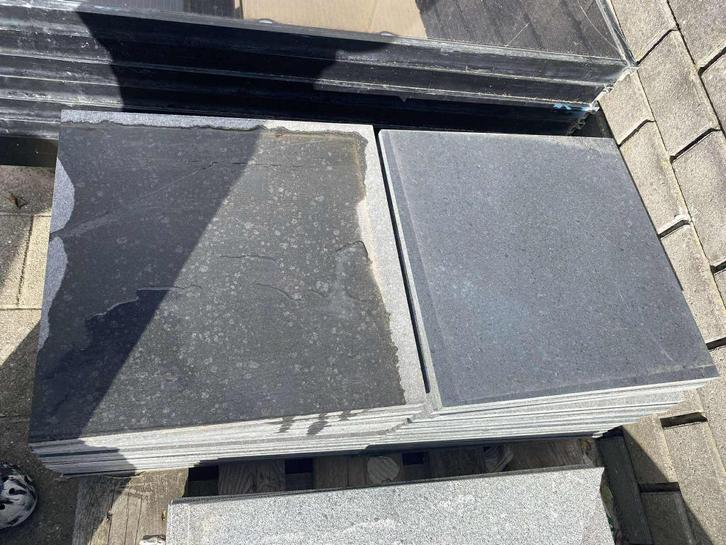 Blauwe steen tegels 6,34 m2  18 mm dik 40 x 40, 20 €/M2, Doe-het-zelf en Bouw, Tegels, Nieuw, Vloertegels, Hardsteen, 20 tot 40 cm