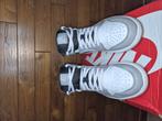 Air Jordan 1 Mid Light Smoke Grey, Ophalen of Verzenden, Zo goed als nieuw