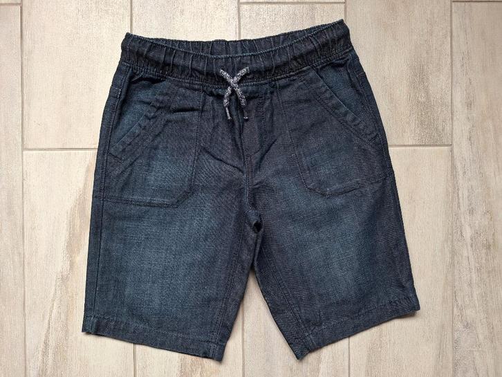 ★ M134 - Korte Jeansbroek, Kinderen en Baby's, Kinderkleding | Maat 134, Zo goed als nieuw, Jongen, Broek, Ophalen of Verzenden