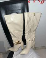 Elegante Beige botten met hoge hakken., Ophalen, Zo goed als nieuw