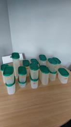 Set stapelbare Tupperware dozen groen deksel, Maison & Meubles, Cuisine| Tupperware, Enlèvement, Vert