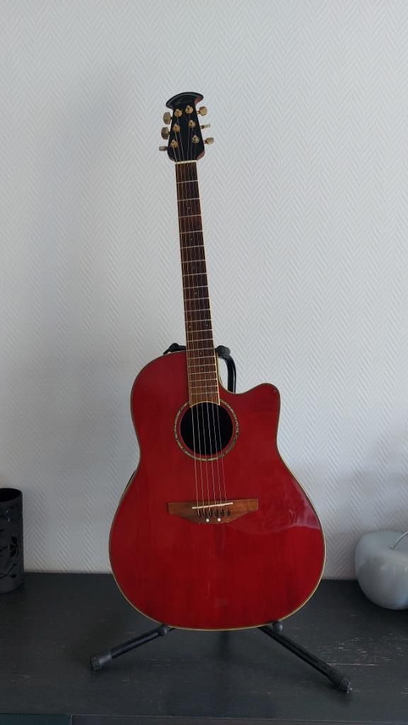 OVATION, Muziek en Instrumenten, Snaarinstrumenten | Gitaren | Elektrisch, Zo goed als nieuw, Semi-solid body, Ophalen of Verzenden